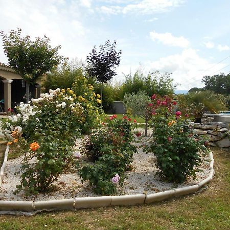 Chez Lulu Hotel Saint-Saturnin-lès-Apt Exterior photo